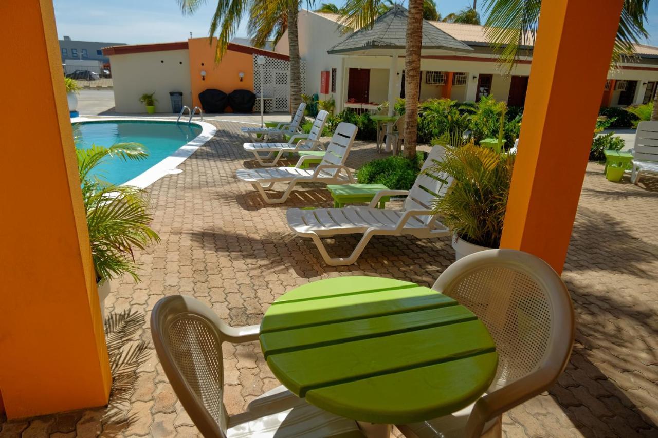 Aruba Quality Apartments & Suites Palm Beach Exterior foto